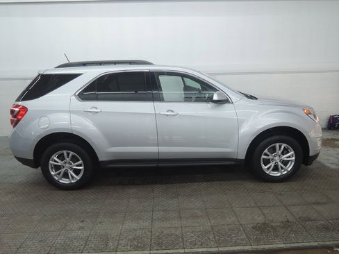 Used 2017 Chevrolet Equinox LT w/ Convenience Package image 2