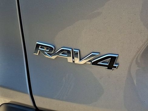 Used 2022 Toyota RAV4 XLE Premium FWD image 24