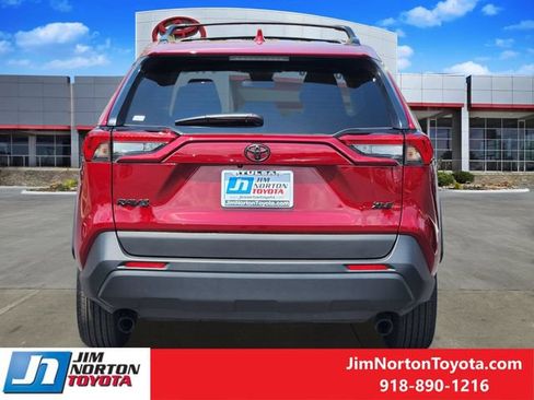 Used 2025 Toyota RAV4 XLE w/ Convenience Package FWD image 8