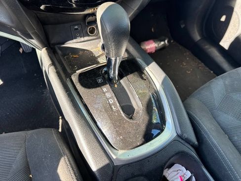 Used 2015 Nissan Rogue S FWD image 7