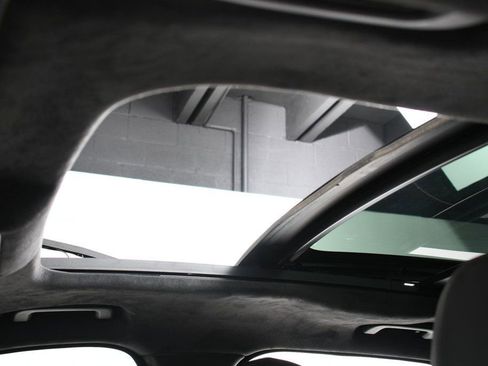 Used 2020 Jaguar F-PACE Premium image 6