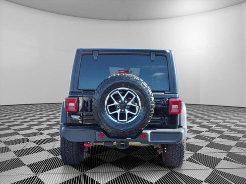 Used 2024 Jeep Wrangler Unlimited Rubicon AWD/4WD image 7