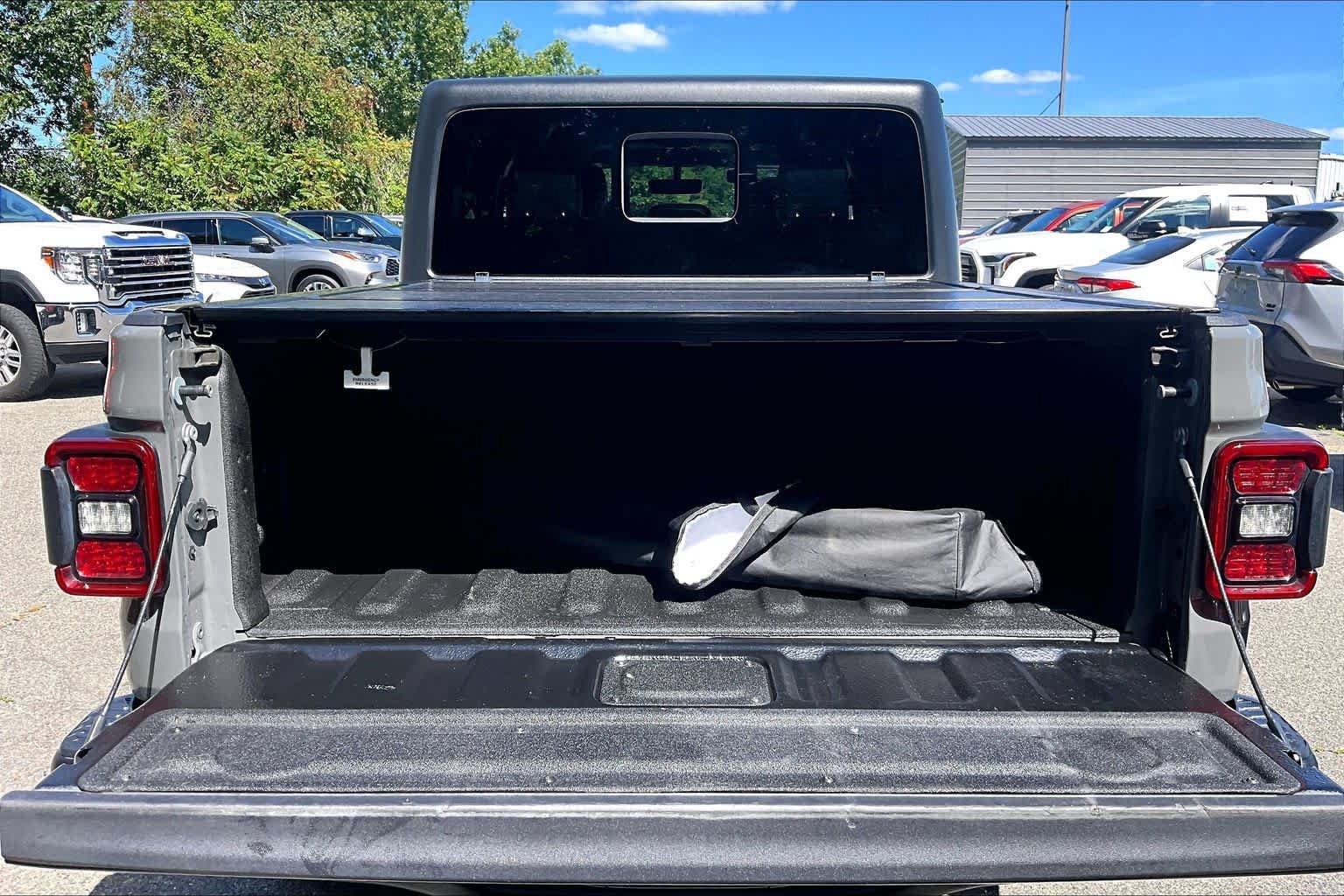Used 2021 Jeep Gladiator Rubicon AWD/4WD image 30