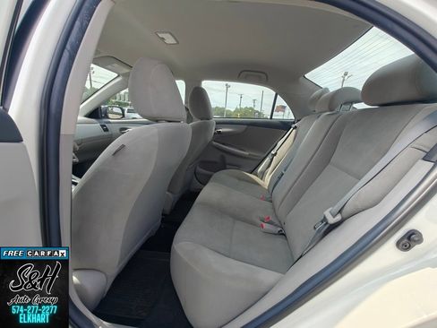 Used 2013 Toyota Corolla LE FWD image 17