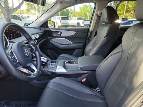 Used 2023 Acura MDX FWD image 11