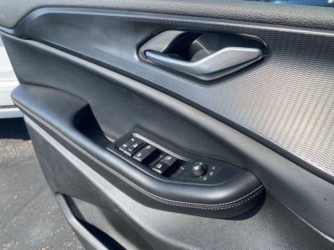 Used 2024 Jeep Grand Cherokee L Altitude image 17