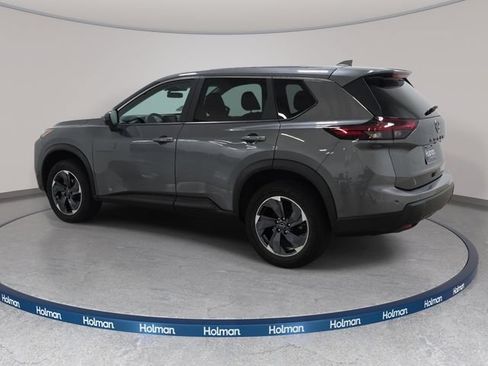 Used 2025 Nissan Rogue SV FWD image 8