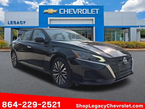 Used 2025 Nissan Altima 2.5 SV FWD image 1
