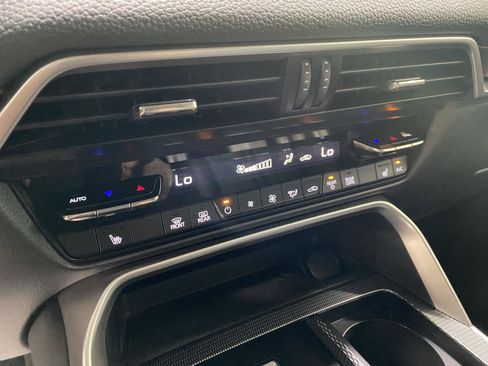 Used 2024 MAZDA CX-90 Plug-In Hybrid w/ Preferred AWD/4WD image 29