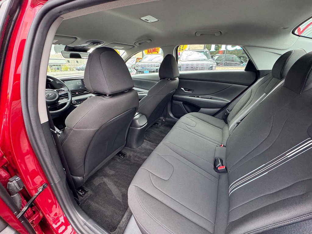 Used 2023 Hyundai Elantra SEL FWD image 10