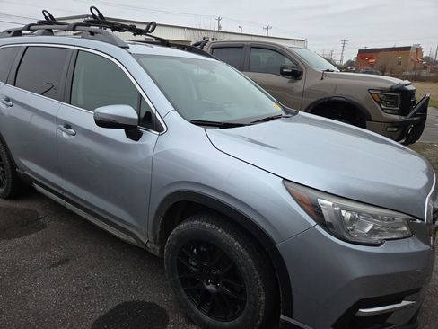Used 2019 Subaru Ascent Limited image 2