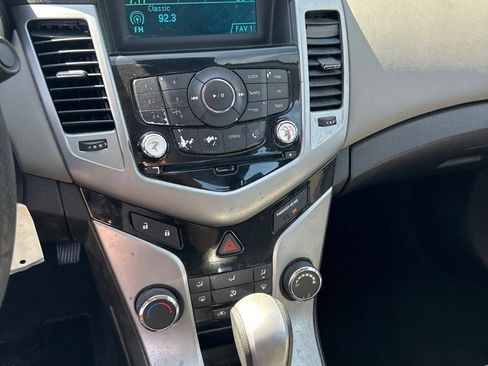 Used 2014 Chevrolet Cruze LS image 11