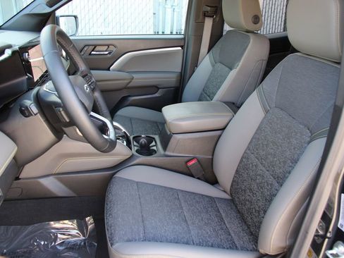 Certified 2024 Chevrolet Colorado ZR2 w/ Technology Package image 21