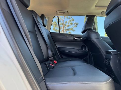 Used 2023 Toyota Corolla Cross XLE w/ Convenience Package image 18