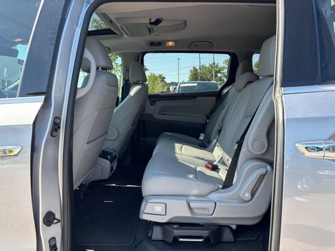 Used 2018 Honda Odyssey Elite image 12