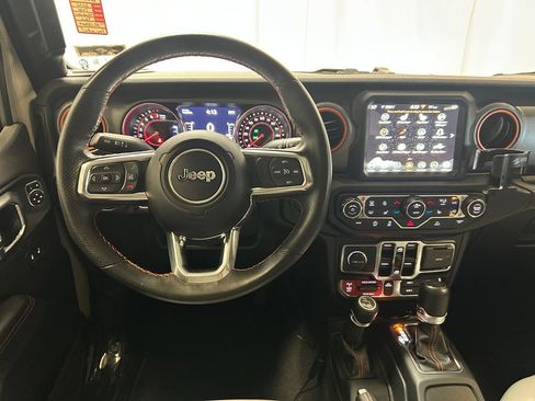 Used 2022 Jeep Gladiator Mojave w/ Dual Top Group AWD/4WD image 3