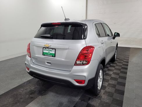 Used 2022 Chevrolet Trax LS w/ Tint and Cruise Package image 9