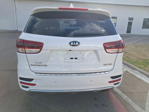 Used 2018 Kia Sorento SX image 5