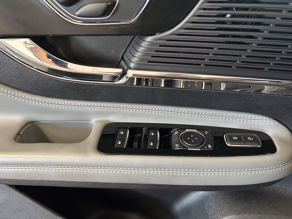 Used 2022 Lincoln Corsair AWD w/ Equipment Group 101A image 13