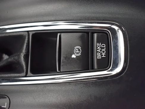 Used 2021 Honda HR-V LX image 32