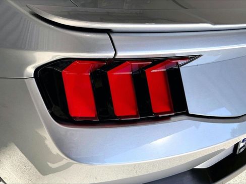 Used 2025 Ford Mustang GT Premium image 29