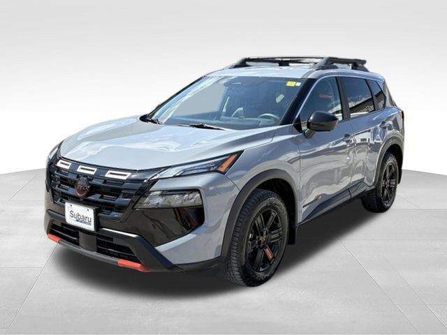 Used 2025 Nissan Rogue SV AWD/4WD image 3