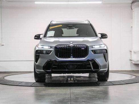 New 2026 BMW X7 M60i image 2