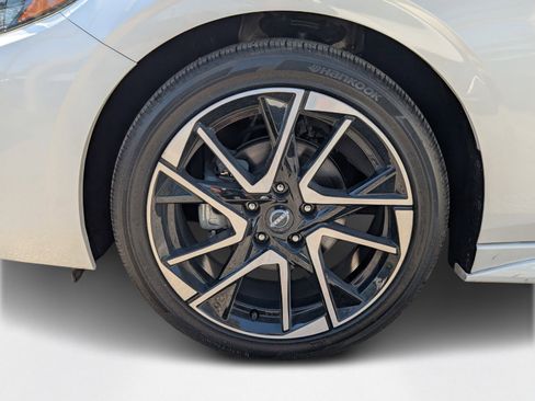 Certified 2024 Nissan Sentra SR w/ SR Premium Package image 9