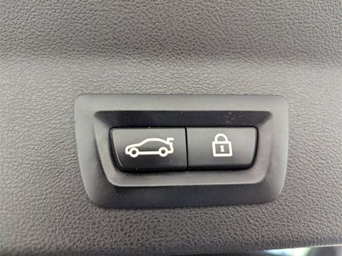 Used 2018 BMW X3 M40i image 19