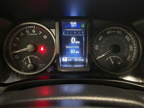 Certified 2021 Toyota Tacoma TRD Off-Road w/ TRD Premium Off Road Package AWD/4WD image 12