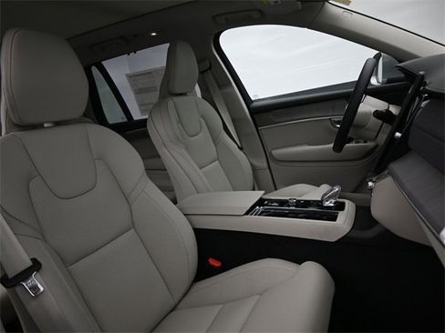 New 2026 Volvo XC90 B6 Ultra image 36