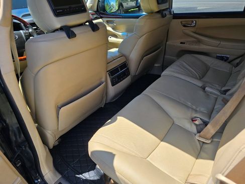 Used 2011 Lexus LX 570 4WD image 23