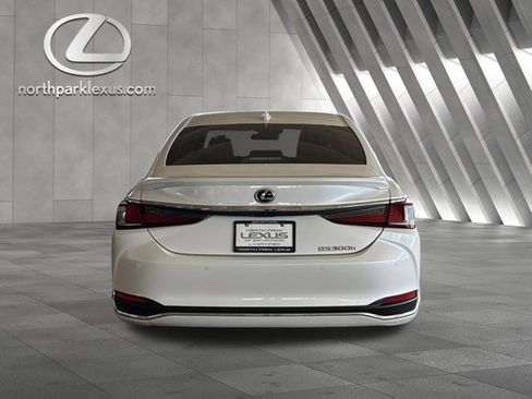 Certified 2025 Lexus ES 300h w/ Premium Package FWD image 28