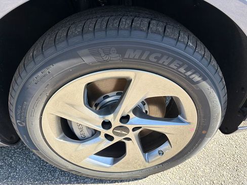 New 2026 Genesis GV70 2.5T Advanced image 12