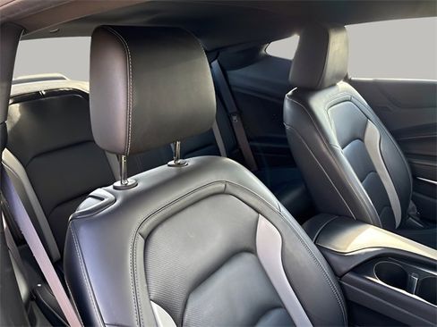 Used 2016 Chevrolet Camaro LT w/ RS Package image 18