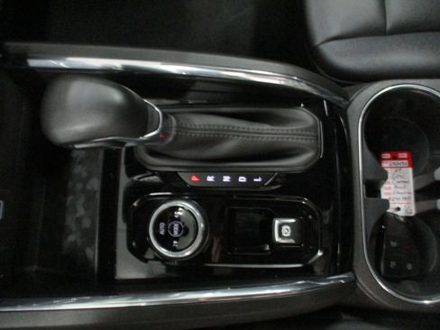 Used 2024 GMC Canyon Elevation w/ Elevation Premium Package image 35