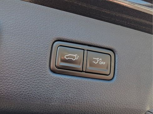 Used 2025 Kia Carnival SX FWD image 29
