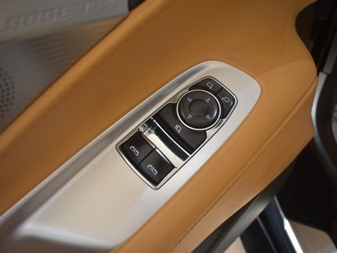 Used 2021 Chevrolet Corvette Stingray Premium Cpe w/ Z51 Performance Package RWD image 10