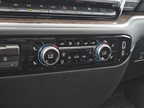 New 2025 GMC Sierra 1500 SLE w/ Preferred Package AWD/4WD image 24