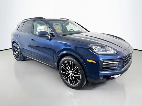 Certified 2026 Porsche Cayenne AWD/4WD image 7
