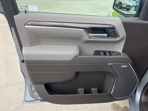 New 2026 Chevrolet Silverado 1500 LTZ w/ LTZ Premium Package AWD/4WD image 18
