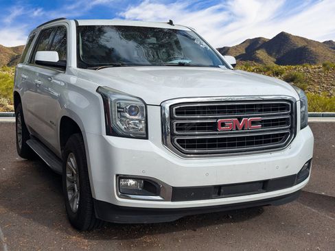 Used 2015 GMC Yukon SLE w/ HD Trailering Package image 3