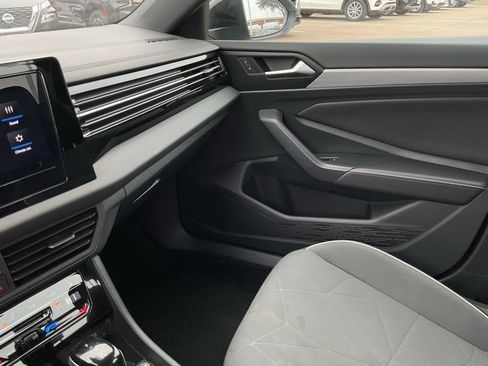 Used 2025 Volkswagen Jetta Sport image 35