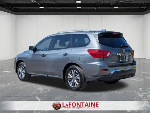 Used 2019 Nissan Pathfinder SL image 7