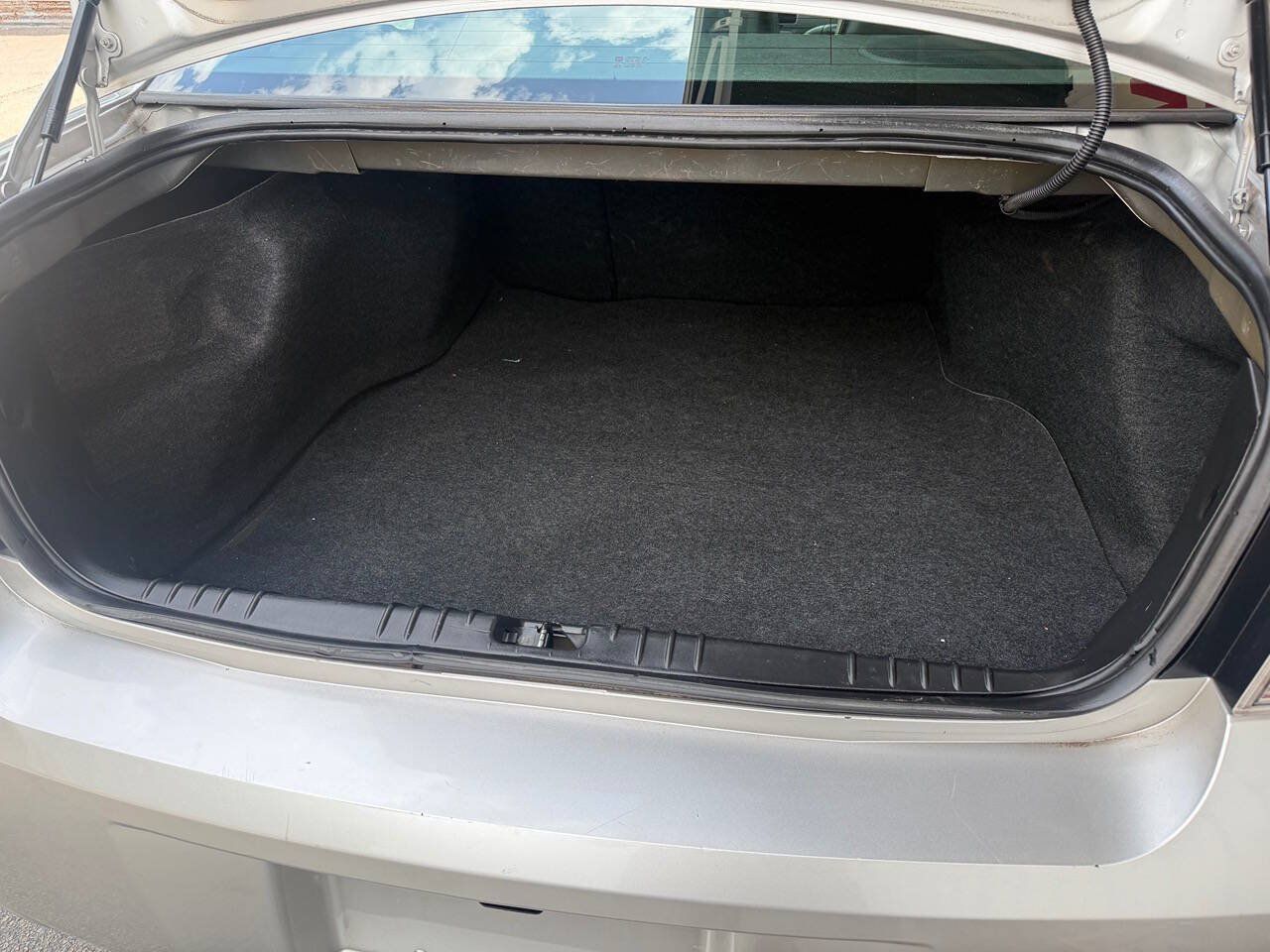 Used 2008 Chevrolet Impala LTZ FWD image 31