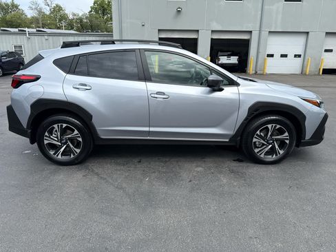 Used 2024 Subaru Crosstrek 2.0i Premium AWD/4WD image 2
