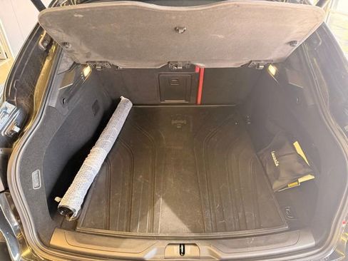 Used 2022 Maserati Levante Modena image 9