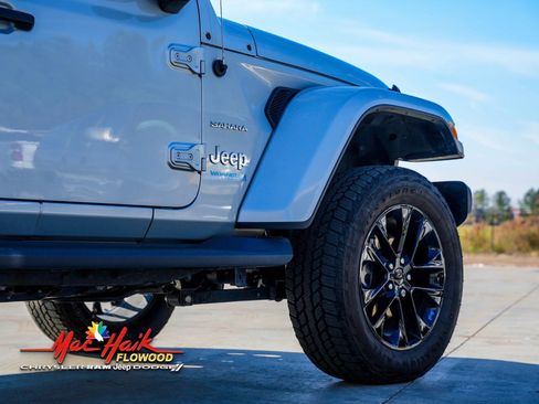 Used 2022 Jeep Wrangler Unlimited Sahara image 12