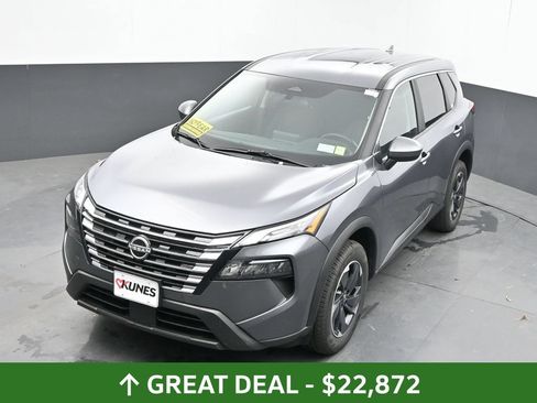 Used 2025 Nissan Rogue SV AWD/4WD image 43
