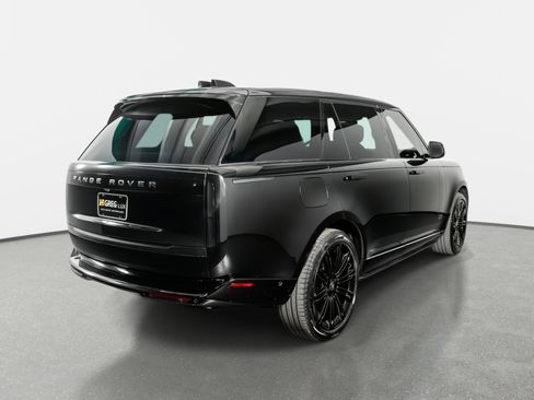 Used 2024 Land Rover Range Rover Long Wheelbase Autobiography image 9